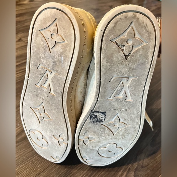 Authentic Louis Vuitton Gold Sneakers. - Picture 9 of 9